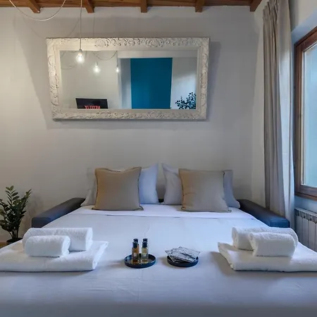 Charming 18 Min Da Firenze * 프라토